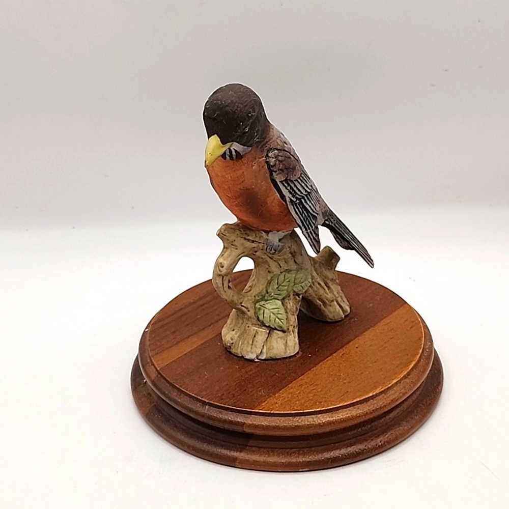 Vintage Lefton China Robin Hand Painted on Wood Stand